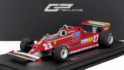 Coche de Fórmula 1 Ferrari rojo número 27 con logotipos de Fiat y Michelin, expuesto sobre una base negra, disponible en Vroomi.