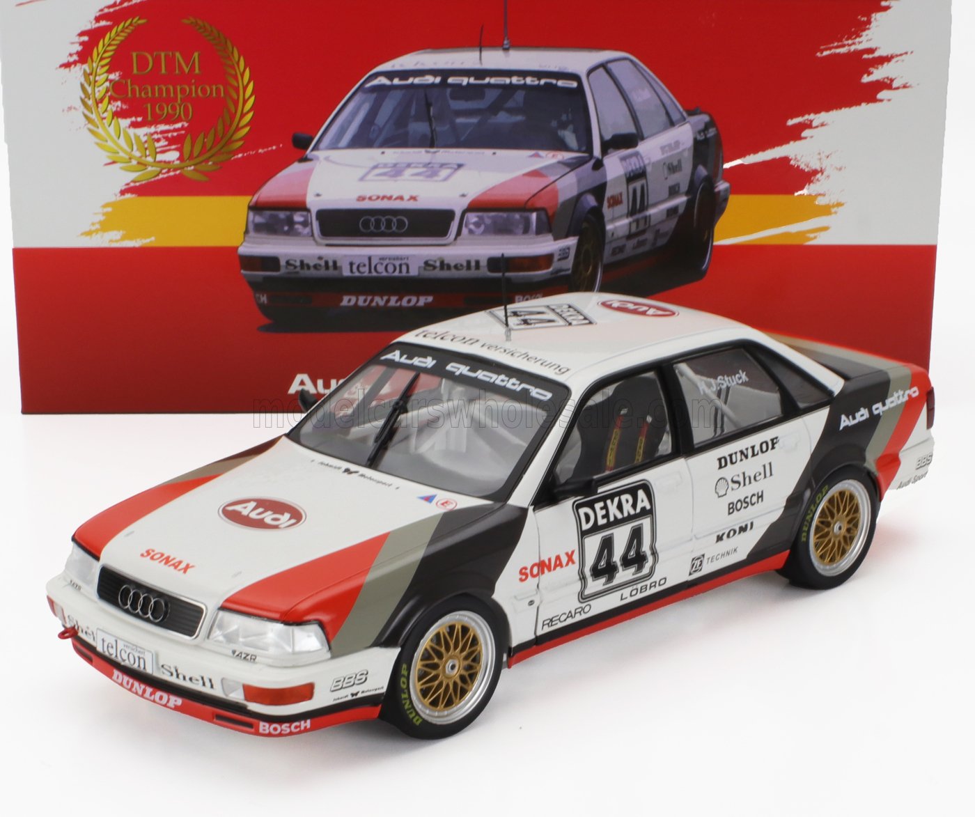 Coche a escala 1:18 del Audi DTM Champion 1990 con decoración de competición, ya disponible en Vroomi.