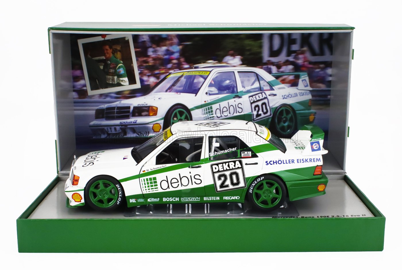 Maqueta a escala 1:18 del coche de carreras Mercedes 190E Evo II con decoración Debis, disponible en Vroomi.
