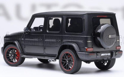 SUV Mercedes AMG Clase G negro con llantas con detalles en rojo, disponible en la plataforma Vroomi.