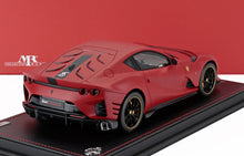Coche a escala 1:18 Ferrari 812 Competizione rojo, disponible para coleccionistas en Vroomi.