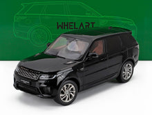 Coche de colección Range Rover negro a escala 1/18, disponible en Vroomi.
