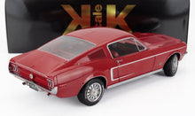 Coche modelo Ford Mustang GT rojo de 1968 con acabados cromados y neumáticos BFGoodrich, a la venta en Vroomi.