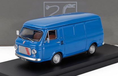 Modelo de furgoneta Fiat vintage azul expuesto en un soporte negro, ahora disponible en la plataforma Vroomi.