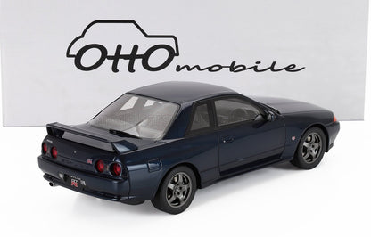 Coche a escala 1:18 Nissan Skyline GT-R de metal fundido en negro, ya disponible en Vroomi.