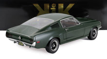 Modelo clásico de muscle car verde a escala 1:18 disponible para coleccionistas en Vroomi.