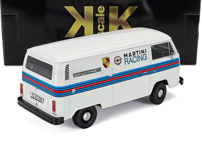Maqueta a escala 1/18 de la furgoneta Porsche Martini Racing, coleccionable fundida a presión, ahora disponible en Vroomi.