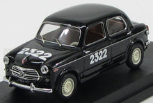 Modelo de coche Fiat 1100 vintage negro con el número 2322 expuesto, presentado en Vroomi.