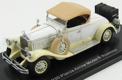 Modèle réduit de voiture ancienne Pierce Arrow Model B Roadster de 1930 avec capote beige et roues détaillées, proposé par Vroomi.