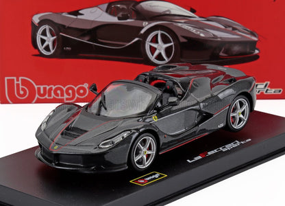 Modèle réduit de voiture de sport Bburago LaFerrari noire avec bande rouge, présenté sur un socle noir détaillé, présenté sur Vroomi.