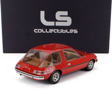 Modèle réduit AMC Pacer vintage rouge avec intérieur beige devant la boîte LS Collectibles, également sur Vroomi.