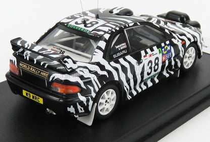 Modèle réduit de voiture de rallye Subaru à l'échelle 1/18 avec rayures zébrées, objet de collection disponible dès maintenant