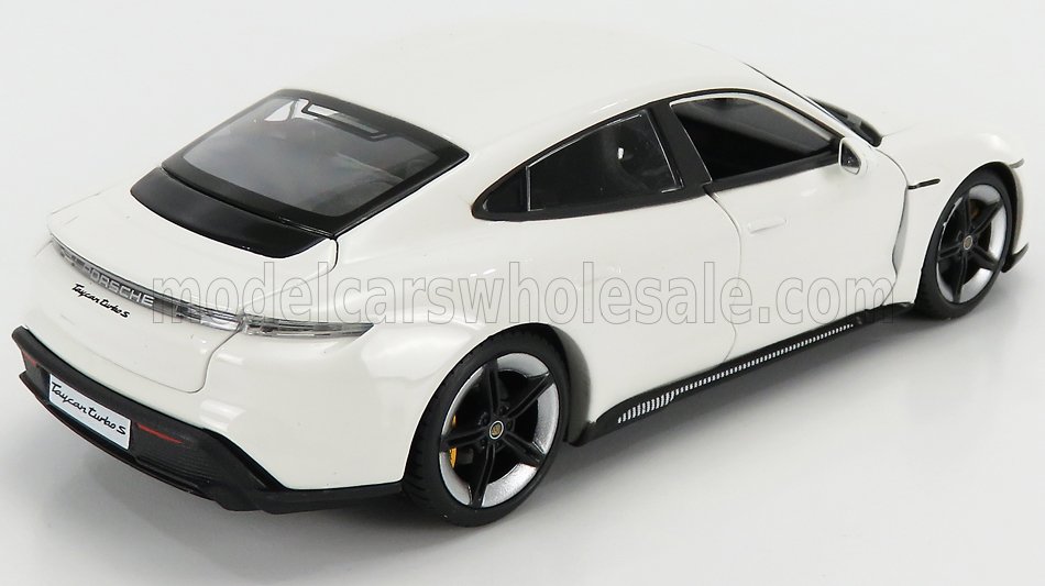 PORSCHE | TAYCAN 2019