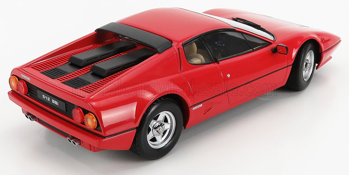 Modèle réduit Ferrari 512 BBi rouge, vue arrière, avec capot moteur détaillé, roues et phares, disponible sur Vroomi.