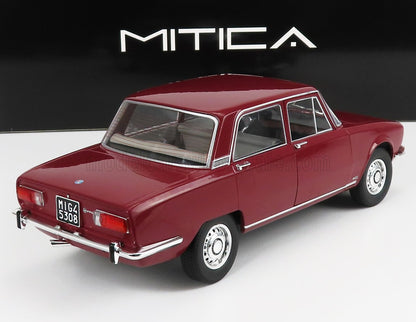 Modèle réduit classique vintage Red Mitica vu de l'arrière sur fond blanc, disponible via la plateforme Vroomi.