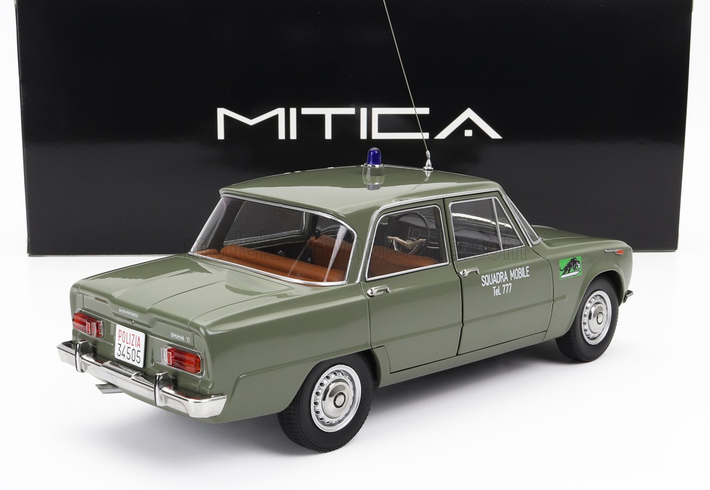 Modèle réduit vintage vert d'une voiture de police Alfa Romeo Giulia TI avec gyrophare bleu et logo Squadra Mobile, proposé sur Vroomi.