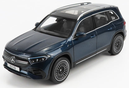 SUV électrique Mercedes EQB bleu foncé avec toit panoramique, jantes en alliage, disponible sur la plateforme Vroomi.