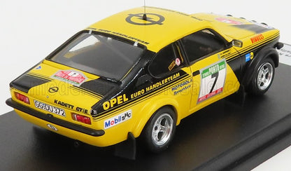 Voiture de course Opel Kadett GT/E jaune et noire avec décalcomanies, disponible sur Vroomi