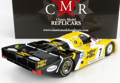 Modèle réduit de voiture de course Man New Man jaune et noir par Classic Model Replicars, disponible sur Vroomi