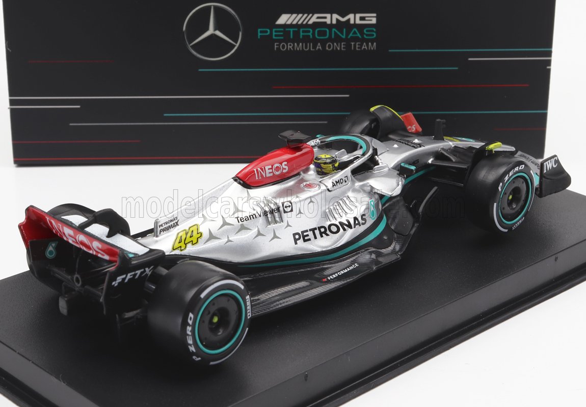 MERCEDES GP | F1 W13E TEAM MERCEDES-AMG PETRONAS F1 N 44 SEASON 2022 LEWIS HAMILTON - AVEC CASQUE ET VITRINE EN PLASTIQUE