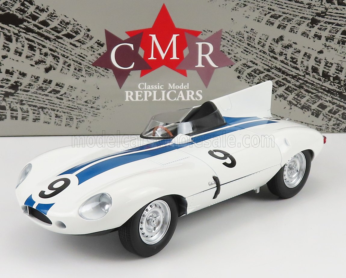 Modèle réduit de voiture de course vintage blanche avec bande bleue et numéro 9, Classic Model Replicars, disponible sur Vroomi