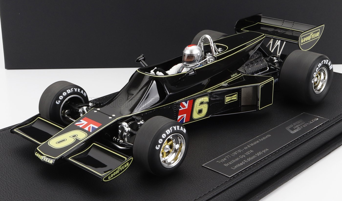 Modèle réduit de voiture de course de Formule 1 Black Type 77 1976 avec pneus Goodyear et figurine de pilote, disponible sur Vroomi.