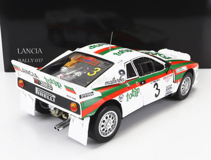 Maquette réduite de la voiture de course Lancia Rally 037 avec livrée Totip disponible sur la place de marché Vroomi.