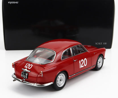 Modèle réduit de voiture de course vintage Kyosho rouge à l'échelle 1:18 avec le numéro 120, disponible sur la plateforme Vroomi.