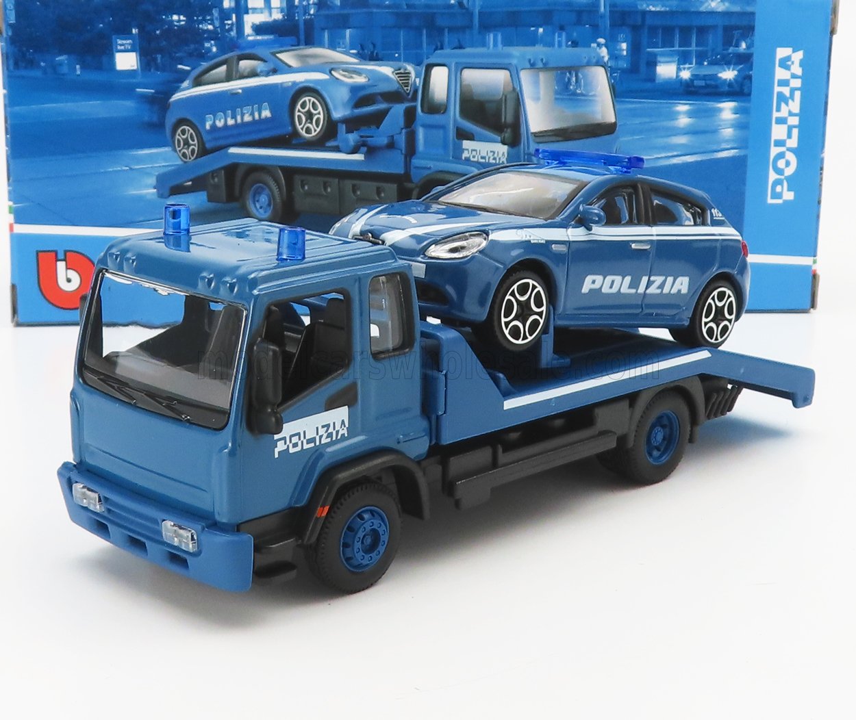 Camion de remorquage à plateau bleu Polizia transportant un modèle réduit de voiture Polizia assorti, disponible chez Vroomi.
