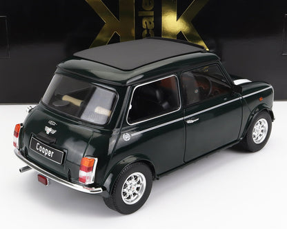 Modèle Mini Cooper vert foncé avec accents chromés et intérieur détaillé, disponible à l'achat sur Vroomi.