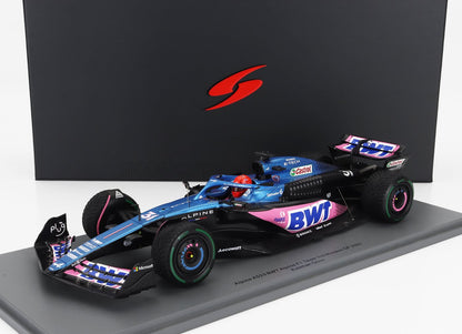 Modèle réduit détaillé de la voiture Alpine BWT F1 en bleu et rose, arborant la livrée d'Esteban Ocon pour le Grand Prix de Monaco 2023, disponible sur Vroomi.