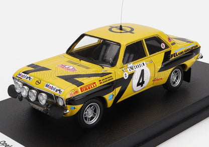 Modèle réduit vintage Opel de course jaune avec le numéro 4 et les autocollants des sponsors, disponible sur Vroomi.