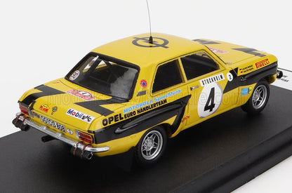 Modèle réduit de voiture de course vintage Opel jaune avec le numéro 4 et les autocollants des sponsors, disponible sur Vroomi.