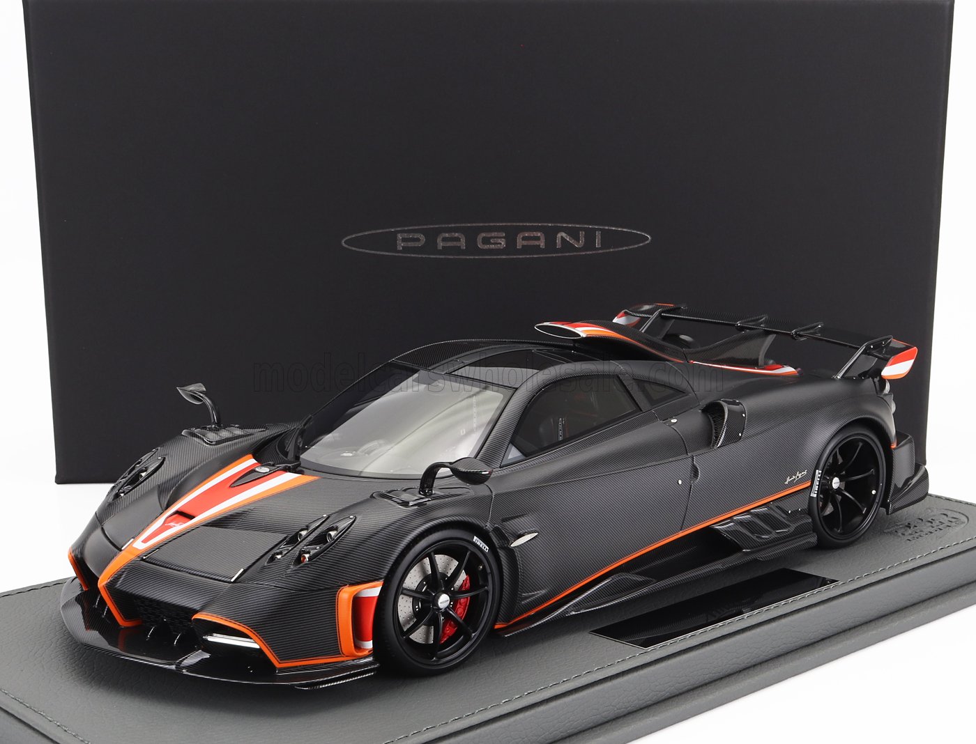 PAGANI | IMOLA 2020 - CON VETRINA - WITH SHOWCASE | CARBON FIBER MATT