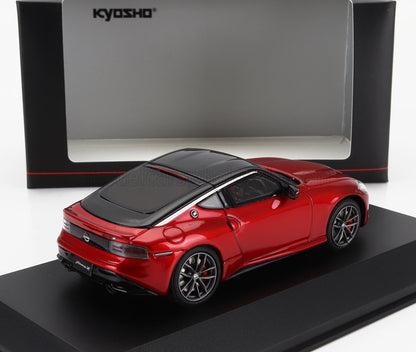 Modèle réduit de voiture Nissan Fairlady Z rouge et noir de Kyosho présenté avec son emballage, proposé sur Vroomi.