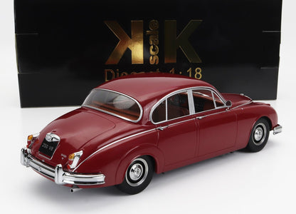 Modèle réduit classique Red Jaguar V8 à l'échelle 1:18, disponible sur Vroomi