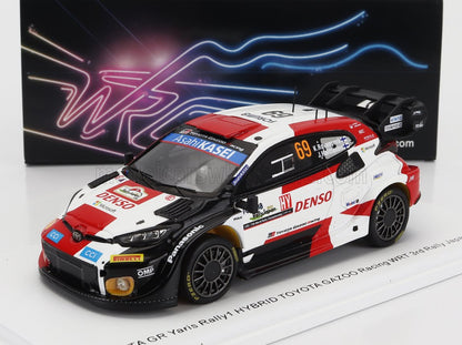 Maquette de la voiture de course Toyota GR Yaris Rally1 avec livrée Denso, disponible sur Vroomi