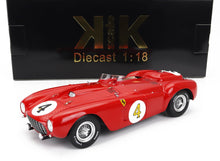 Modèle réduit de voiture de course Ferrari classique rouge à l'échelle 1:18 avec le numéro 4, disponible sur la plateforme Vroomi.