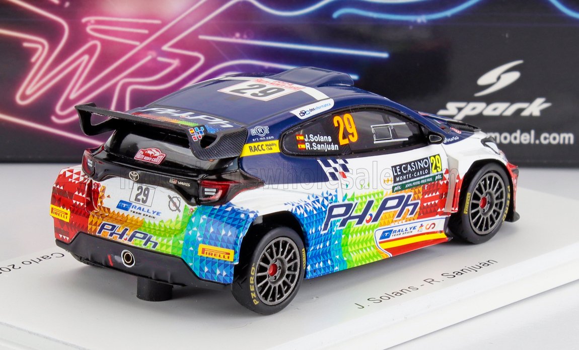 Modèle réduit coloré de la Toyota Yaris de rallye portant le numéro 29, avec décalcomanies détaillées et logos des sponsors, proposé sur Vroomi.