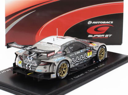 Modèle détaillé de la voiture Toyota Gazoo Racing Super GT avec livrée noire et blanche, présenté sur un socle, présenté sur Vroomi.