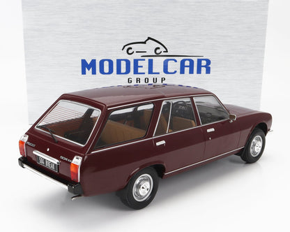 Modèle réduit à l'échelle 1/18 de la Peugeot 504 Break marron foncé avec intérieur détaillé, vendu sur Vroomi.