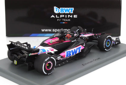 Modèle réduit détaillé de la voiture Alpine avec les logos BWT et Castrol, livrée Esteban Ocon, proposé sur Vroomi.