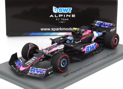 Modèle réduit BWT Alpine Team A524 GP Bahreïn 2024 avec livrée rose et noire disponible sur Vroomi