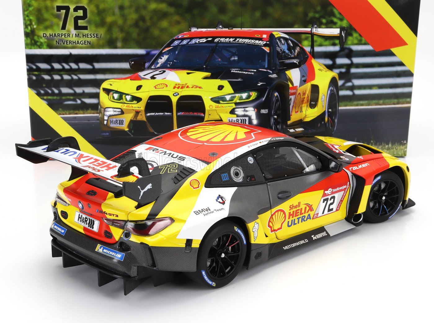 Modèle réduit de voiture de course BMW M4 GT3 aux couleurs Shell Helix Ultra, numéro 72, en sale Vroomi.