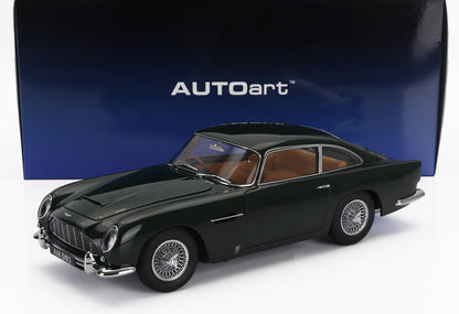 Modèle réduit Aston Martin DB5 vert foncé par AUTOart avec intérieur beige, disponible chez Vroomi