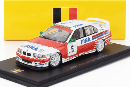 Modèle réduit de voiture de course BMW 318is avec livrée FINA exposé, disponible chez Vroomi.