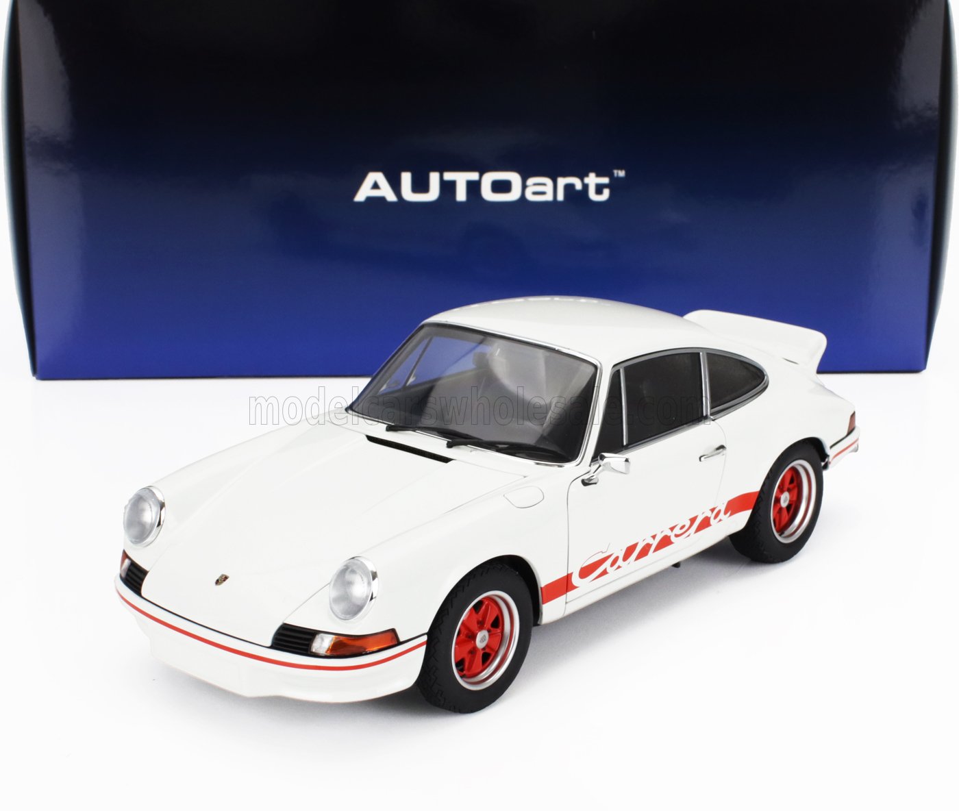 Modèle réduit Porsche Carrera blanc avec roues et bande rouge, fond AUTOart, disponible sur Vroomi