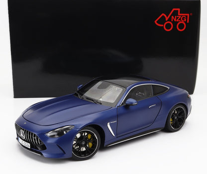 Modèle réduit Mercedes AMG GT bleu avec jantes noires et freins jaunes, proposé sur Vroomi