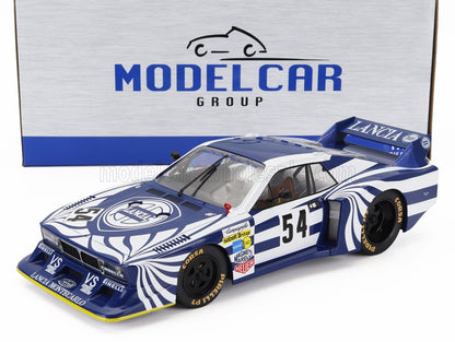 Modèle réduit de voiture de course Lancia bleue et blanche 54 avec logos détaillés des sponsors, disponible auprès des collectionneurs Vroomi.