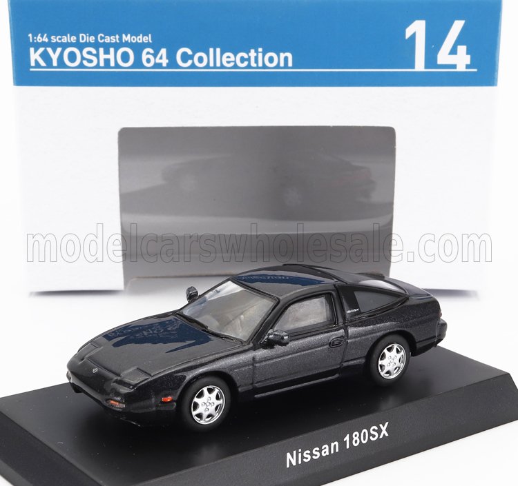Modèle réduit Nissan 180SX Kyosho à l'échelle 1:64 en noir, présenté dans son coffret griffé, désormais disponible sur Vroomi.